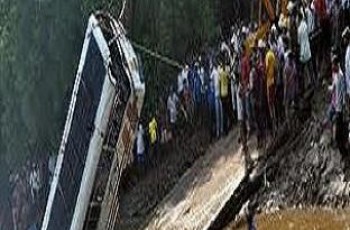 bus fell into Himachal Pradesh gorge