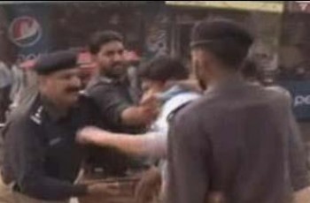 police beats students in faisalabad