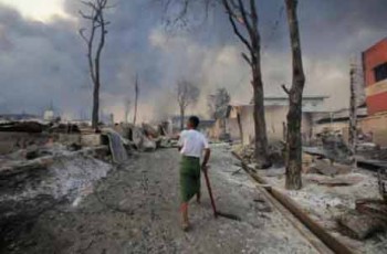 Myanmar Muslim house burn