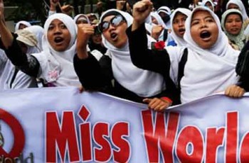 miss-world-protests in Indonesia