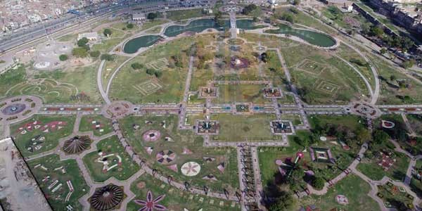 How many parks are there in lahore?